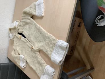 Strickoverall mit Kapuze für Babys