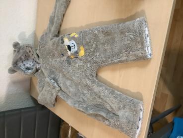 Flauschiger Kinderoverall mit Tierdetail