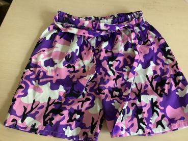 Bunte Cargoshorts mit Camouflage-Muster gr.104