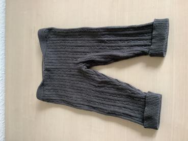Grau gestrickte Babyhose, Größe 68