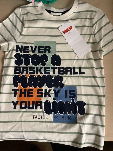 T-Shirt Größe 122/128Neu mit Aufdruck
