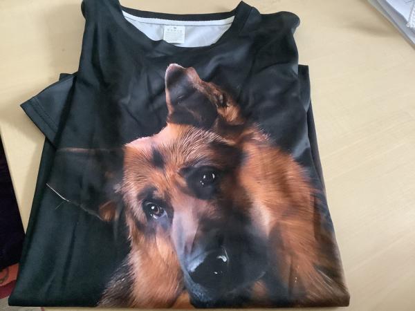 Schwarzes Rundhals-T-Shirt Größe M