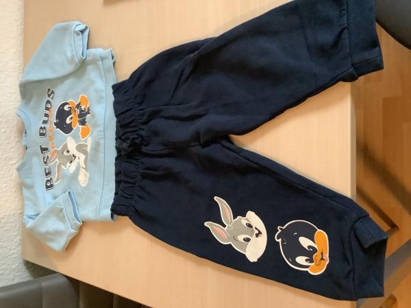 Baby-Outfit mit Bugs Bunny und Daffy Duck