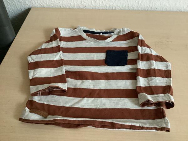 Gestreiftes Langarmshirt mit Brusttasche