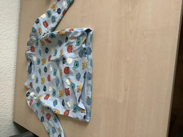 Bunt bedrucktes Kinderoberteil