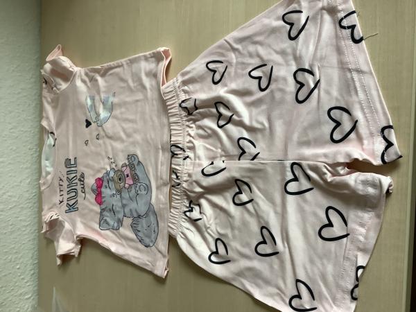 Süßes Kinderoberteil mit Shorts im Herzdesign,neu gr.92