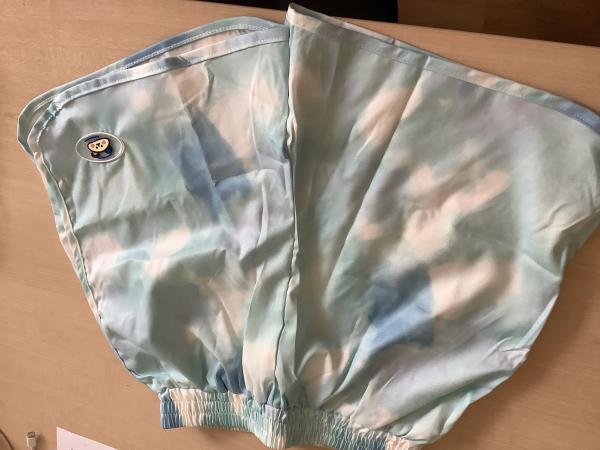 Leichte, pastellfarbene Bluse mit Gummizug,Größe 11-12Jahre, neu 