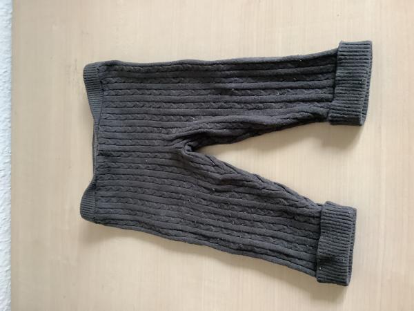 Grau gestrickte Babyhose, Größe 68