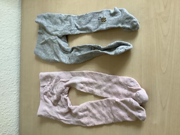 Zwei Paar Damenstrumpfhosen mit Mustern,Größe 62/68